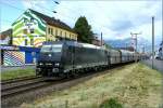 Die kurzzeitig an Cargoserv vermietete 185 569 f�hrt mit Erzzug ...