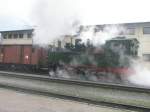 Hier 99 9502 der HSB, bei der Ausfahrt am 18.10.2009 ...