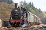Die 38 2267 mit einen Sonderzug auf der M�ngstner Br�cke ...