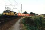 1301 und 1122 mit G�terzug 52313 Veendam-Maasvlakte bei Meppel am ...