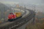 212 274-5 mit einem Putzzug am 31.10.2009 in Altenbeken  ...