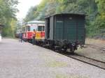 Brohltalbahn Der VT 30 der Brohltalbahn ist im Moment am rangieren,
w�hrend ein Vulkan-Express schon auf der Reise ist.