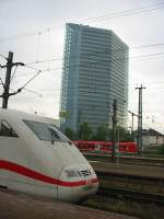 S-Bahn Rhein-Neckar, Fernverkehr und das Gl�sserne Hochhaus in Mannheim Hbf ...