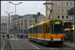 M6D der M�lheimer Stra�enbahn steht an der Haltestelle M�lheim Stadtmitte. ...