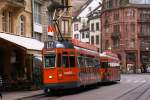 strasenbahn-basel-bvb-blt Be 4/4 mit der Betriebsnummer 465 und der Anh�nger 1475 tragen f�r kurze zeit die Werbung von Easy Jet. Hier f�hrt Wagen 465 in die Haltestelle Schiffl�nde ein. Die Aufnahme stammt vom 10.09.2008.