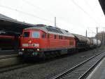 233 586-7 wartet auf ihre Ausfahrt vom oberen Bahnhof in ...