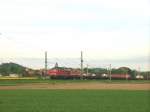 232-395 ist am Abend des 19.05.2005 mit einem G�terzug bei ...