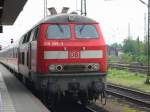 218-205 steht in Mannheim Hbf.   ...