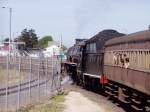 Choo Tjoe verl�sst den Bahnhof von George  ...