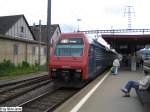 Die Re 450 001-3 Schwerzenbach schob am 6.6.05 ihre Komposition ...