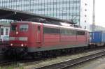 151 030-4 durchfährt am 03.06.2005 Würzburg mit einem Containerzug. ... 151 030-4 durchfährt am 03.06.2005 Würzburg mit einem Containerzug. ...