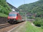 Re 460 071-4 Mittelland am 27.5.05 in Chironico
  ...