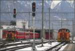 Gm 232 und 233 besorgen den Rangierdienst in Landquart. (25.01.2010) ...