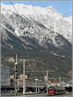 So klein sieht ein �BB Talent vor imposanten Kulisse der Nordkette in Innsbruck aus. 22.12.09 (Jeanny)