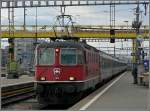 Re 4/4 II 11136 ...  De Rond Hans und Jeanny 11.03.2010
