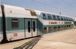 Doppelstockwagen zweite Ausf�hrung ohne Klimaanlage in t�rkis-hellgrau im August 1997 ...