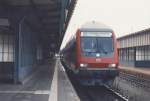Doppelstock-Steuerwagen zweite Ausf�hrung ohne Klimaanlage in verkehrs-rot im Oktober 1997 ...