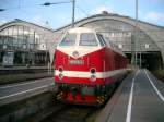 119 158-4 der Deutschen Reichsbahn in Originallackierung und mit original ...