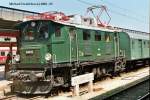 BR 1145 1145.02 mit einem Sonderzug in Wien S�dbahnhof, am 25-08-2002