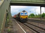 Class 66 der Firma ERS Railways mit der silbernen Seite ...