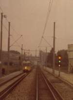 Filderbahn Stuttgart - Vaihingen Zugkreuzung auf freier Strecke. Blick aus einem Triebwagen der Filderbahn zwischen Vaihingen und M�hringen.