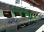 Linx X2000 Linx X2K 2038 am 09.09.2002 in G�teborg C, Fahrziel Malm� - Kopenhagen. Linx f�hrt zur Zeit mit X2000 die Strecken G�teborg - Kopenhagen, 5x werktags, und Oslo - Stockholm, 3x werktags. Oslo - G�teborg soll folgen, zur Zeit noch mit SJ-Lokz�gen, aber Linx-Personal. 
