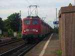 140-869 und eine weiter 140 am 27.8.2005 mit einem G�terzug ...