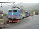 tagkompaniet Ankunft von Tagkompaniet RC 6 Nr. 4 mit Personenzug aus Lulea am 07.09.2002 in Narvik / Norwegen am Atlantic. Narvik ist Europas n�rdlichster Bahnhof mit Personenverkehr und liegt mehr als 300 Kilometer n�rdlich des Polarkreises.