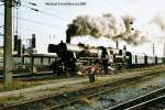 br-52 52.7612 mit einem Sonderzug bei der Ausfahrt aus dem Wiener S�dbahnhof, am 08-09-2002
