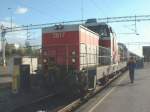 Dr16 Lok 2817 mit Expresszug Helsinki - Rovaniemi am 06.09.2002 in Oulu. Bis Oulu ist die Strecke elektrifiziert, Zuglok war eine Sr2, hier war Lokwechsel. Die Strecke wird weiter elektrifiziert, zur Zeit Oulu - Kemi.