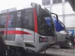 Metro Prag Neue Prager U-Bahn in der Stirnansicht. Einige Daten: L�nge: 96.6 m, H�chstgeschwindigkeit: 80 km/h, Fahrmotoren: 20x160 kW, Fahrmotorumrichter: Duo IGBT Pulswechselrichter. 29.9.02, InnoTrans Berlin