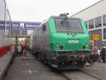 bb-27000--27300-prima Die neue Mehrsystemlokomotive PRIMA EL 4200 EB (BB 427000) ist f�r den grenz�berschreiten europaweiten Verkehr f�r 2 Stromsysteme konzipiert. Die gleichaussehende Dreisystemvariante (BB 437000) kann mit 25 kV 50 Hz; 15 kV 16 2/3 Hz und 1,5 kV (DC) betrieben werden. Eingesetzt werden diese Loks in Frankreich.