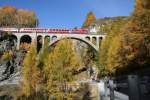 RhB-Regianlzug mit Ge 4/4 ...  Stefan Schulthess 31.10.2005
