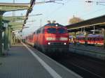 BR 218 Lokportraits 218 219 schleppt einen kaputten 628 in Richtung Ludwigshafen .