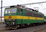 BR 163 163 091-2 am 16.11.2005 im Bahnhof Chomutov (Oberlichtfensterseite)