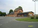 Das Bahnhofsgeb�ude. In der ...  DAPI 04.03.2006