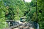 Blonay-Chamby BC Museumsbahn-Extrazug 3125 von Ende Baye de Clarens-Viadukt nach Weiche Chaulin am 19.05.1997 auf Baye de Clarens-Viadukt mit Posttriebwagen exRhSt Ze 2/2 31.
