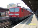 BR 143 Lokportraits 143 864 wartet in Potsdam Hbf auf einen versp�teten RE. Sie wird dann ihren Sonderzug zum Baumbl�tenfest nach Werder/H. fahren.