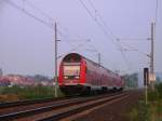 doppelstock-steuerwagen-ex-dr Eine RegionalBahn auf dem Weg von Eisenach nach Bebra am Abend des 06.05.2006 bei Herleshausen. Steuerwagen : DABbuzfa 778, geschoben von BR 143.