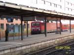 BR 114 114 016 bei der Einfahrt in den Hauptbahnhof von Potsdam. Das besondere an diesem Zug ist, dass er als RE1 nicht mit RE160-Wagen f�hrt.
