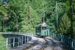 Blonay-Chamby BC Museumsbahn-Extrazug 5225 von Ende Baye de Clarens-Viadukt nach Weiche Chaulin am 19.05.1997 auf Baye de Clarens-Viadukt mit Triebwagen exSBB Ce 2/2 52.
