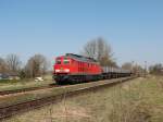 BR 233 233 510 mit 52672 in Schwindegg (08.04.2006)
