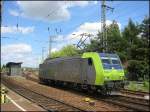 485 015 der BLS rangiert am 23.05.2006 im Bahnhof Rastatt. ...