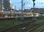 br-423 Triebzug der BR 423 in Berlin-Lichtenberg. Ein seltener Anblick und auch nur bis Ende der Fussball-WM. Die Triebzugeinheiten sind aus Frankfurt/Main geliehen und verkehren zwischen Berlin-Gesundbrunnen und Berlin S�dkreuz als S21 auf der Trasse des Regional- und Fernverkehrs.