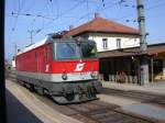 br-1044 1044 078-2 wartet in Spielfeld-Strass auf den n�chsten Zug von Slowenien. (07.10.2001)