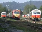 br-713--715 Verschiedene Dieseltriebz�ge der Reihe 715 abgestellt in Ljubljana (08.10.2001)