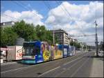 rnv-oeg-heidelberg-ludwigshafen-mannheim Stra�enbahnwagen 643 mit gro�fl�chiger Werbung �ber die Fenster hinweg f�r 'Home Teams der SAP-Arena' ist am 24.05.2006 in Mannheim auf dem Kaiserring zwischen Hauptbahnhof und Wasserturm in Richtung Hbf unterwegs.