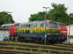 BR 218 Lokportraits Abgestellte 218er in Lindau Hbf, darunter die 218 418-2 in ihrer 'Kriegsbemalung' f�r den Reise- und Touristikzug. (23.06.2002)