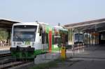 Erfurter Industriebahn EIB Hier der VT009 von Bahnsteig 1 in M�hlhausen. Jeden Moment werden hier 2 VT612 Kreuzen, dann befinden sich 4 Z�ge im Bahnhof. VT009 wird sp�ter nach Leinefelde fahren, der hinten im Bild sichtbare RS1 kam von dort �ber Gleis 2 und musste dem 612 Platz machen und auf Gleis 1 rangieren um kurz nach den RE nach Erfurt zu fahren