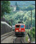 br-1044 1044 093 bei der Ausfahrt aus Gloggnitz mit dem OIC 535 'Stadtgalerie Klagenfurt' am 11.6.2006.